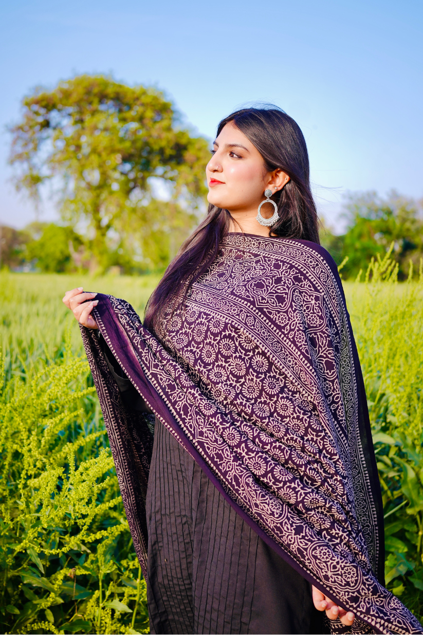 Saajni Black Ajrak