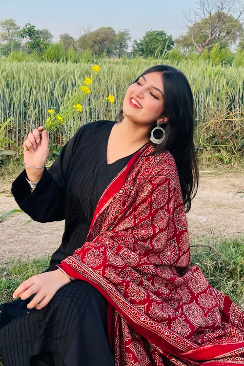 Gul Ajrak Chaadar