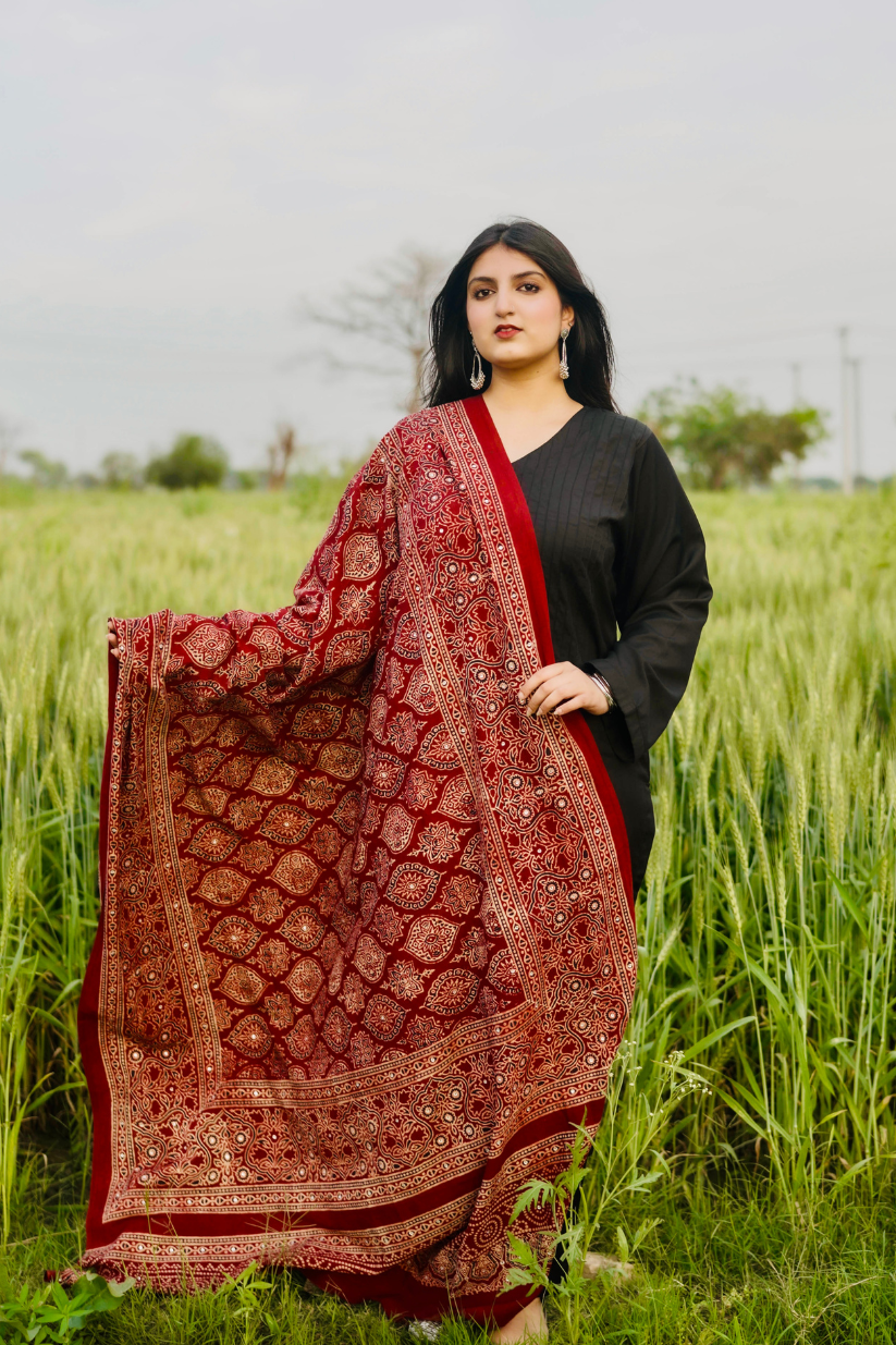 Gul Ajrak Chaadar